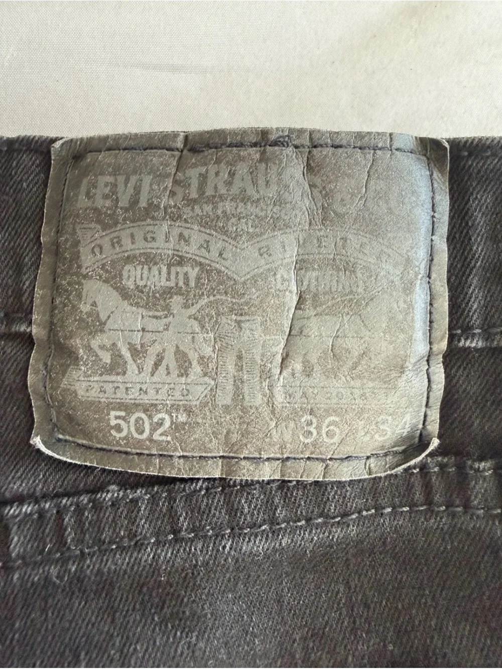 Levi's 502 Jeans Men's 36/34 Black Taper Fit Classic City College Work EUC